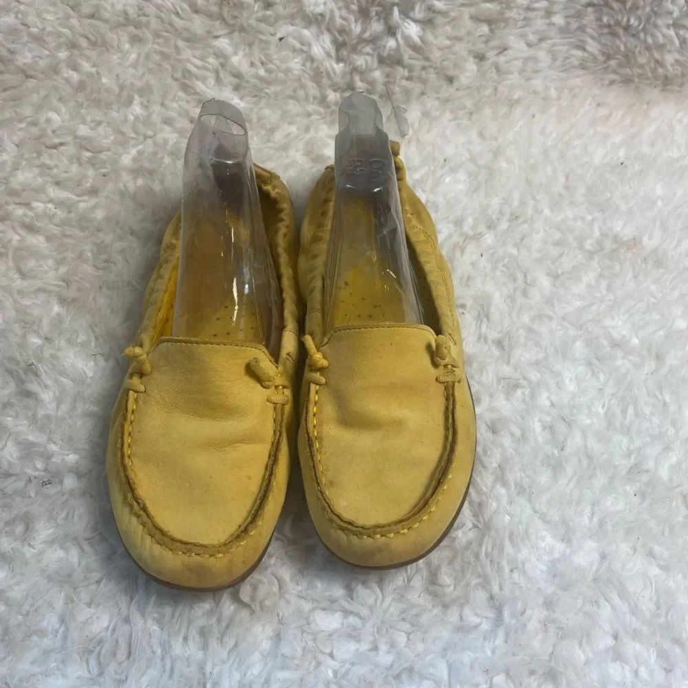 Hush puppies leather yellow mustard loafers size 9.5